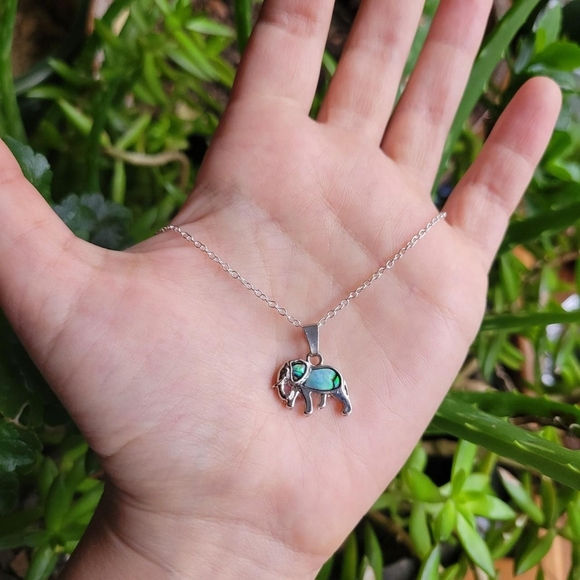 New Silver Abalone Elephant Necklace - Picture 3 of 8